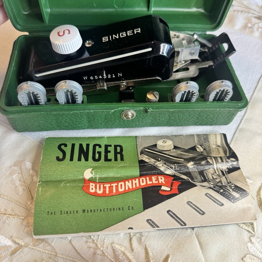 Vintage Singer Buttonholer 160506 Hard Case and Manual 5 Templates Featherweight